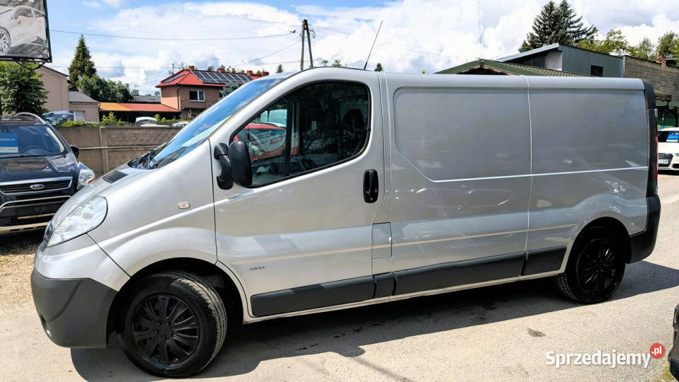 Opel Vivaro Long 20D115 Ciężarowy 3Osoby światła przeciwmgłowe Częstochowa