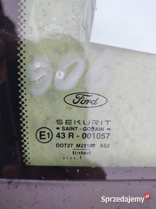 szyba mała trujkątna w drzwi lewe i prawe Ford Zahajki-Kolonia sprzedam