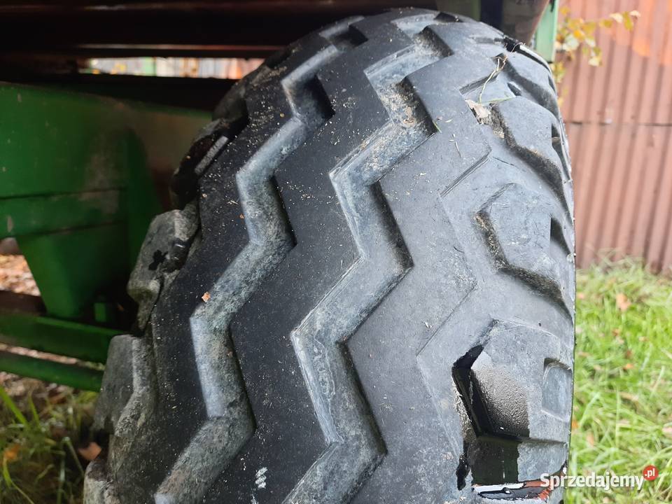 Rozrzutnik 35 t jednoosiowy Brzeg nieuszkodzony Bucze