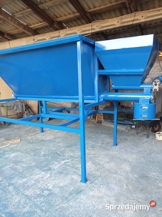 Silos kosz przejęciowy z podajnikiem ślimakowym