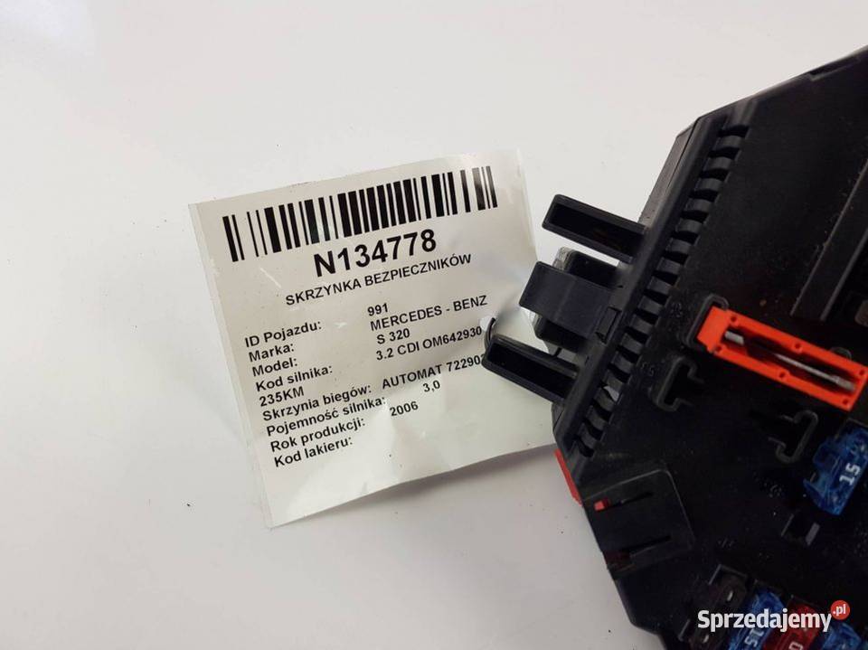 SKRZYNKA BEZPIECZNIKÓW A2215402450 MERCEDES S320 Pozostałe kujawsko-pomorskie Lipno