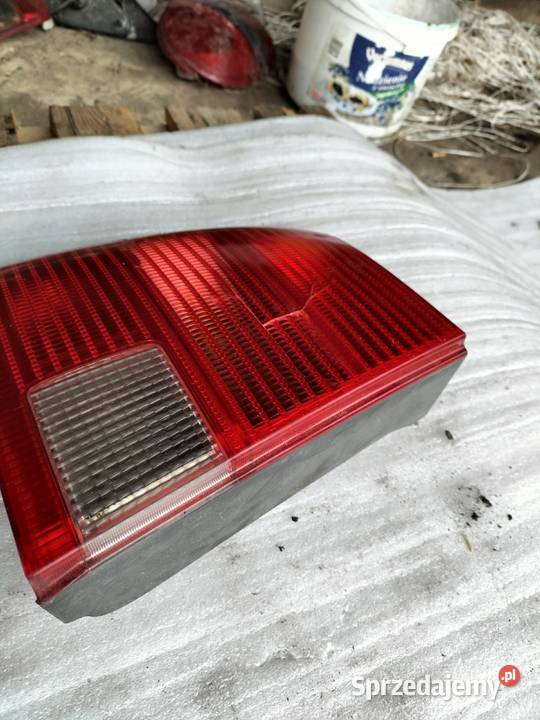 Volkswagen Bora LAMPA TYŁ TYLNA LEWA