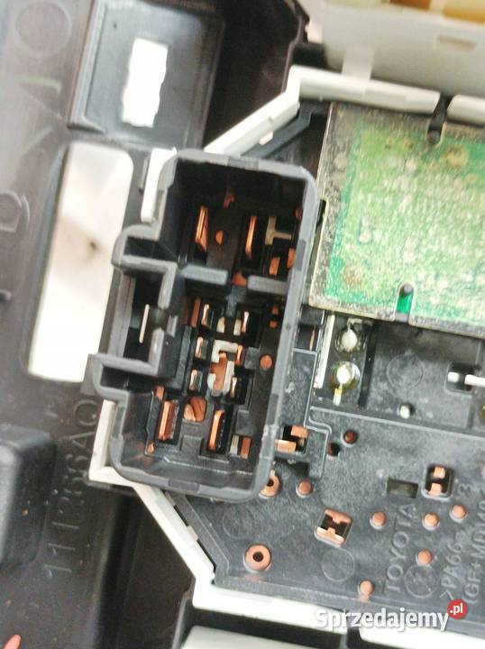 PANEL NAWIEWU E16 E17 E18 5540602330 Toyota sprzedam