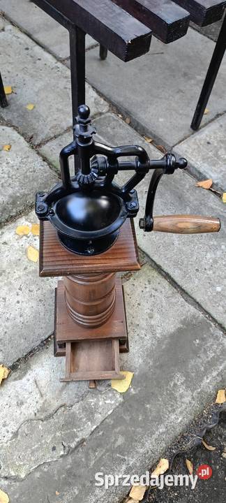 Piękny unikatowy młynek stojący do mielenia kawy Tarnów
