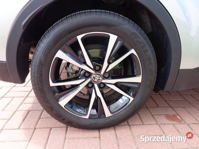 Toyota CHR Dominów