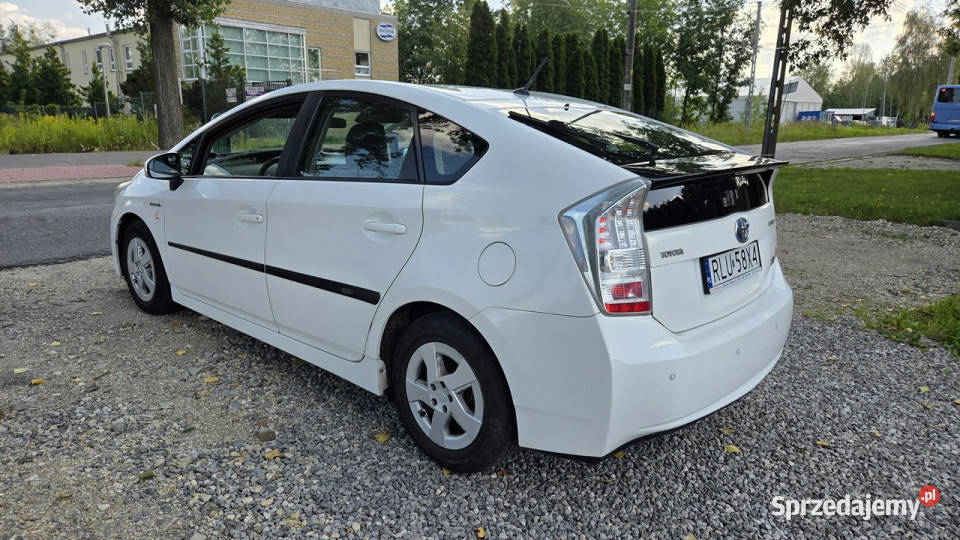 Toyota Prius 18 HSD Salon NIE Taxi Przebieg