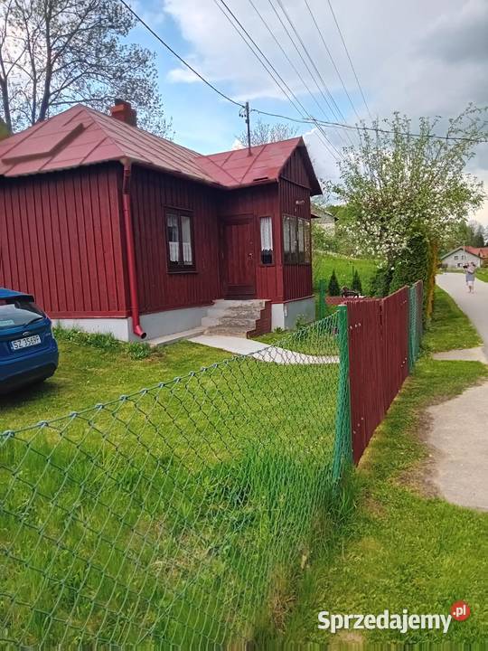 Drewniany dom z budynkiem gospodarczym blacha podkarpackie Jodłowa