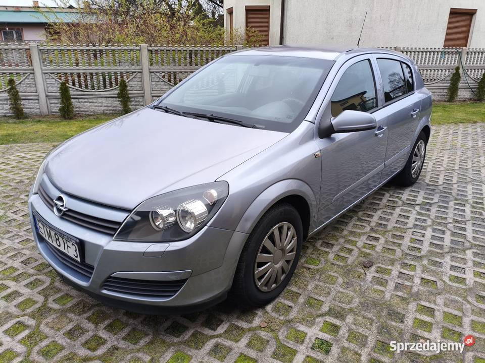 Opel Astra 14 Rok produkcji 2004 Glinnik