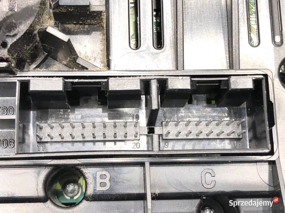 PANEL STEROWANIA NAWIEWU AUDI Q3 I 8U0820043B osobowe