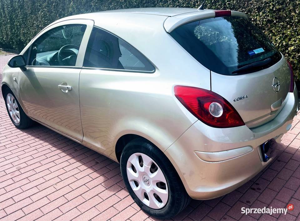 Corsa ze sprawna klimatyzacja i małym 141000km mazowieckie