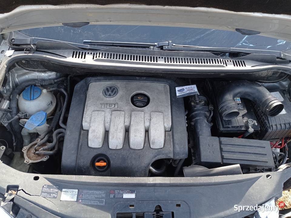 Volkswagen Touran 20 TDI 103 kW 2004 r dawca osobowe Samochody na części Szklarka Myślniewska