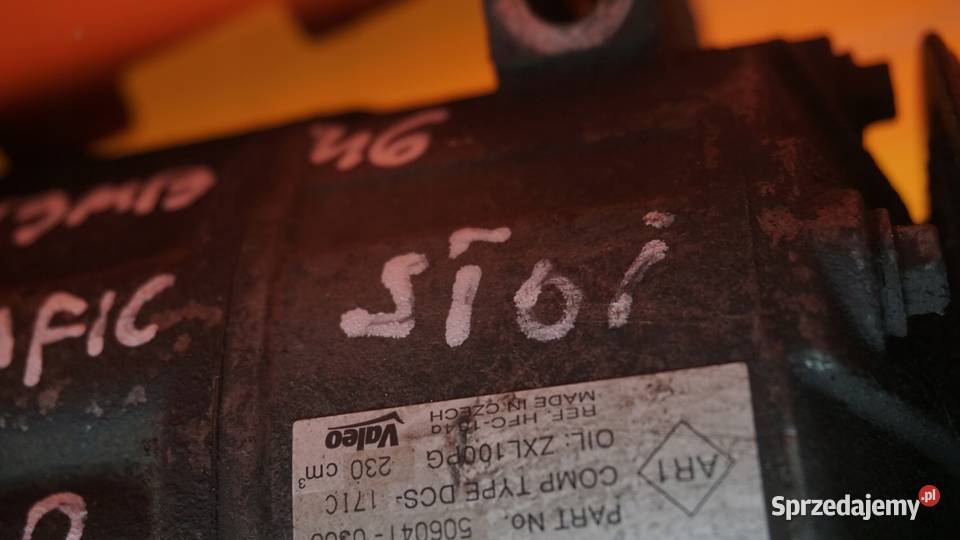 TRAFIC VIVARO PRIMASTAR 20 DCI EURO 4 09r 114 osobowe Suków