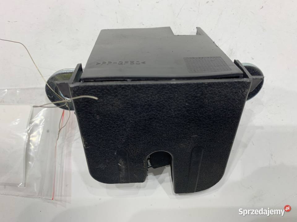 ZAMEK KLAPY TYŁ VW TOURAN Minivan 1015 Zamki, wkładki i kluczyki Karoseria