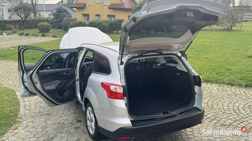 Ford Focus 16 Benzyna 125 z Niemiec serwisowany przyciemniane szyby Strzegom