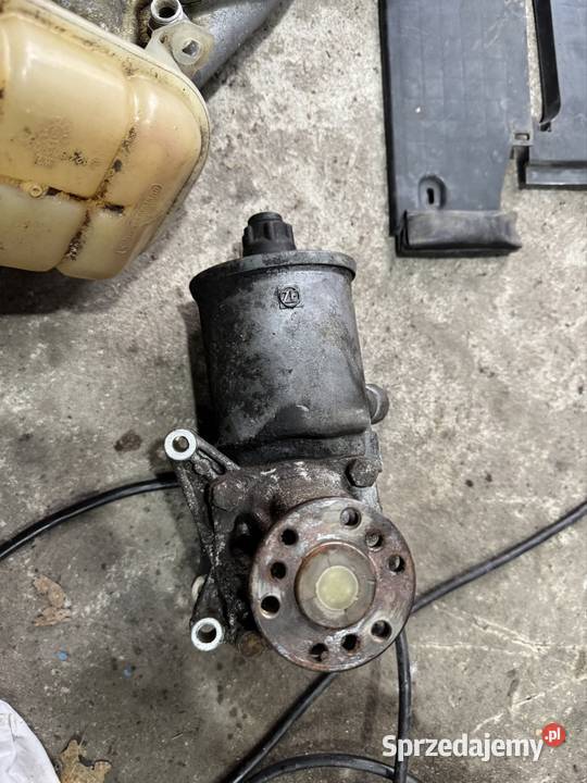 Pompa wspomagania w124 23 benz śląskie Poraj