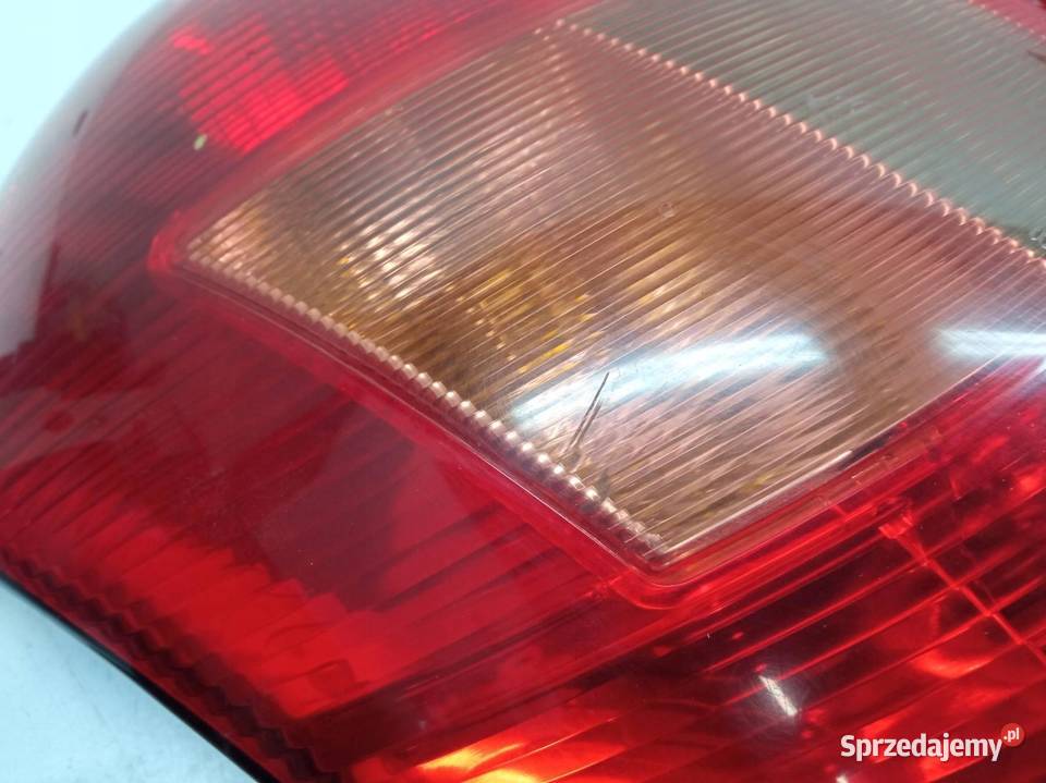 LAMPA TYŁ KOMPLET E12 HB Toyota Corolla IX
