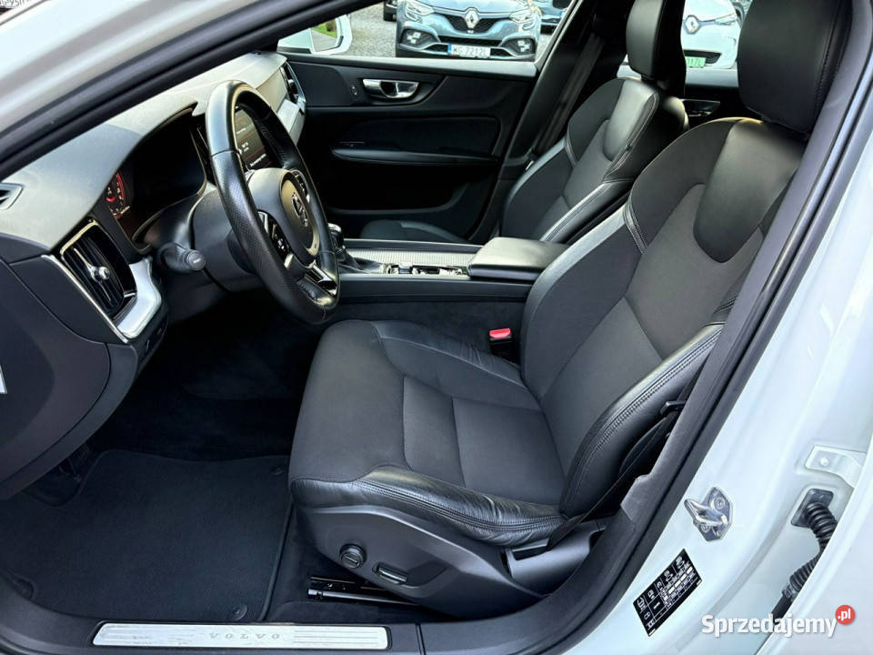 Volvo V60 20 T5 250 Podgrzewane fotele i serwisowany w ASO Lipówki