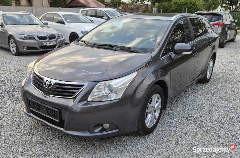 Toyota Avensis kamera navi 199000km Avensis Udanin