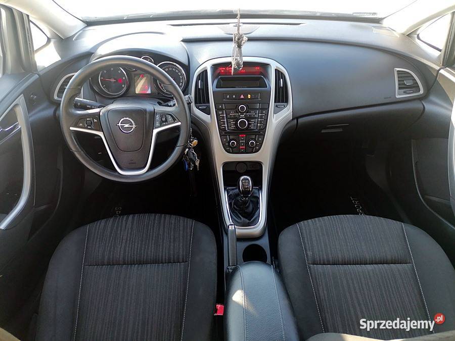 Opel Astra J 17 Isuzu Polski Salon garażowany podkarpackie Sanok