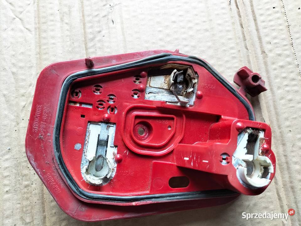 PEUGEOT 206 LIFT WKŁAD LAMPY TYŁ TYLNEJ LEWY Kamień-Kolonia