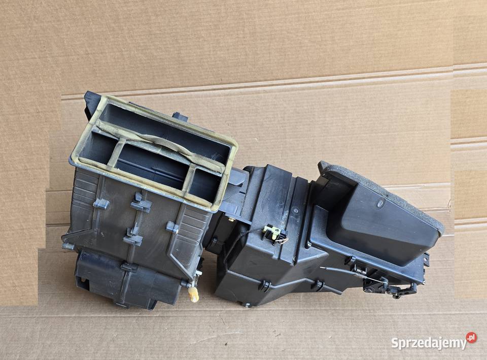 Suzuki Ignis I FH 0003 nagrzewnica ogrzewania