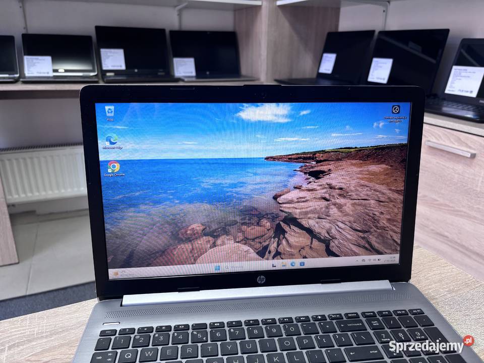 Laptop HP 250 G7 i38130U 8GB ram dysk SSD 100