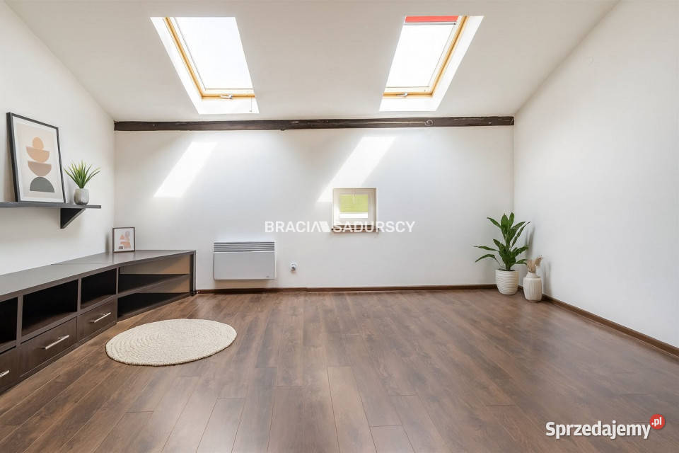 Sprzedam mieszkanie 333 metry 1pok Kraków