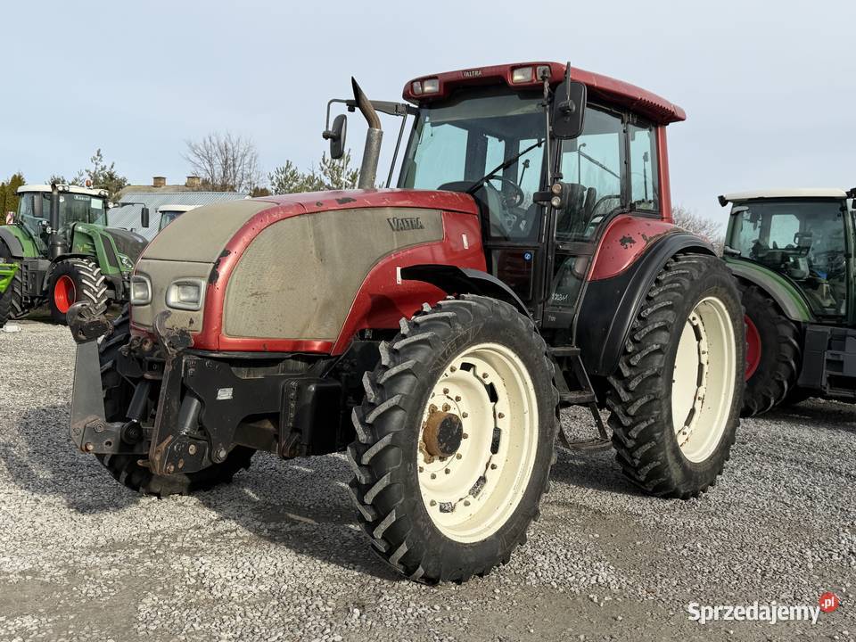 Valtra T120 do opryskiwacza wąskie koła do Pneumatyczne siedzenie