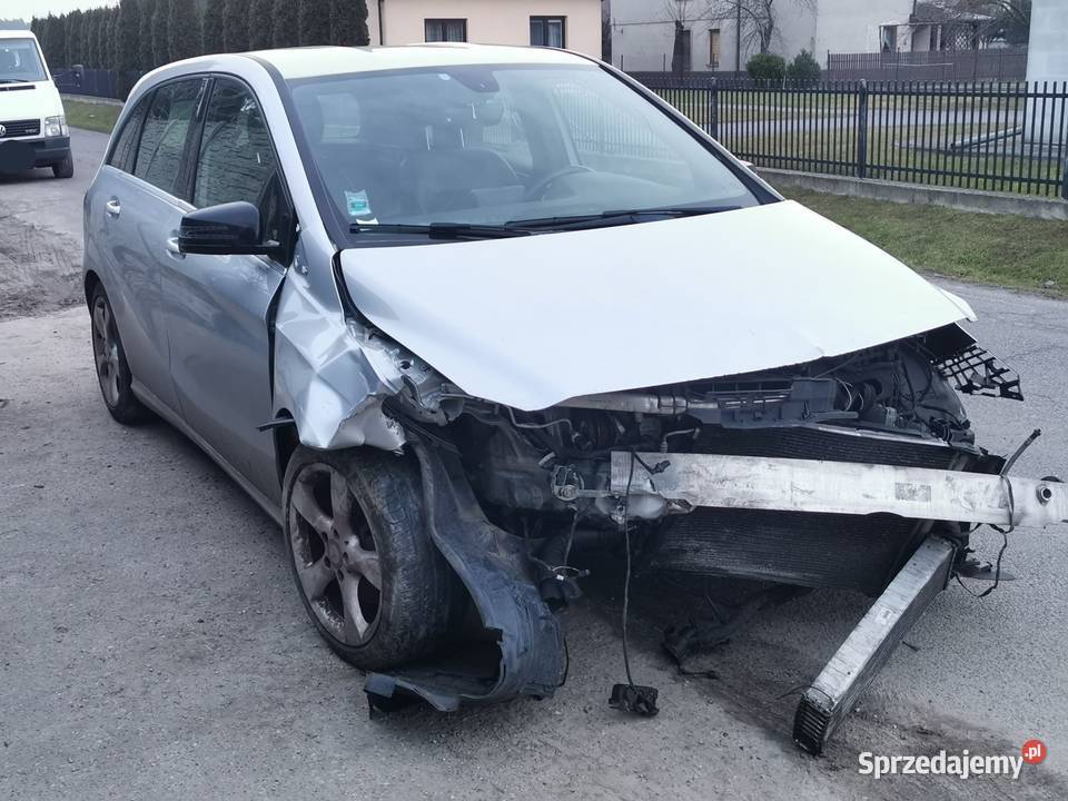 Mercedes B200 2013r 136 koni 195 manual Pakiet 195000km Kąkolewnica