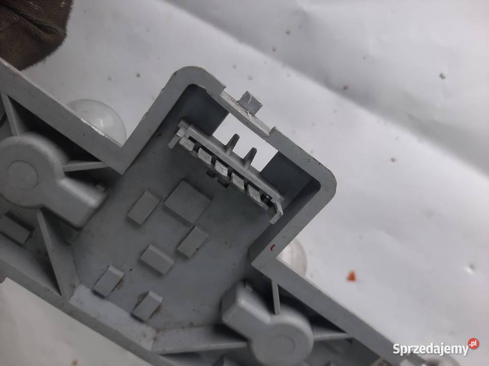 Opel Zafira B listwa wkład lampy lewej tylnej łódzkie Ksawerów