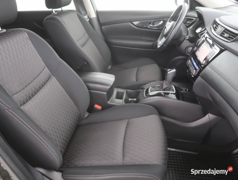 Nissan XTrail 20 dCi asystent pasa ruchu Bielany Wrocławskie