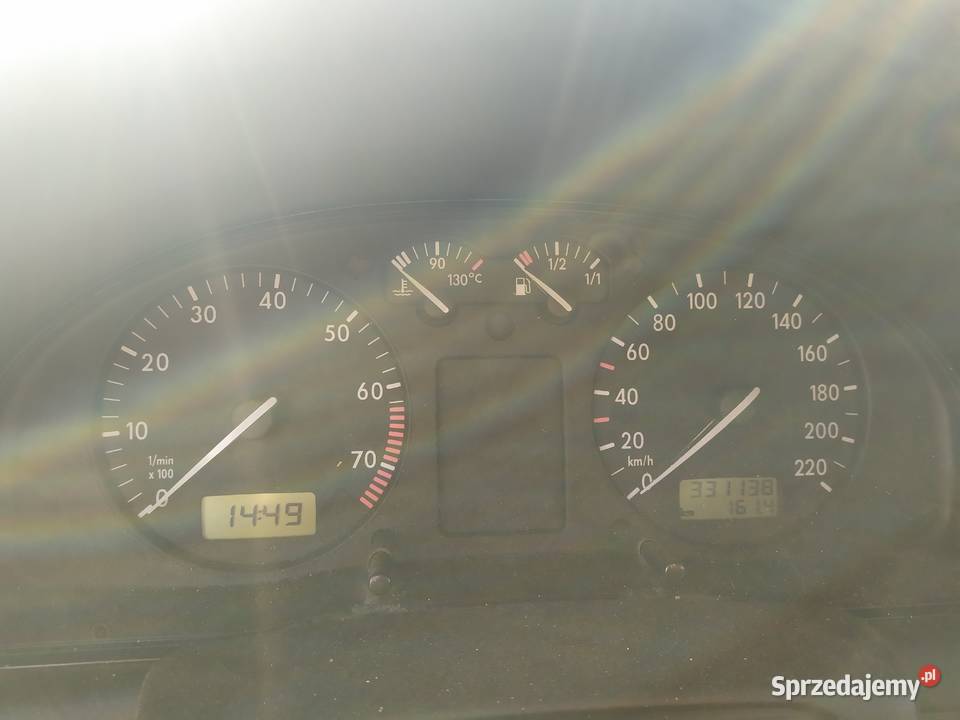 Volkswagen Passat B5 kombi 16 benzyna