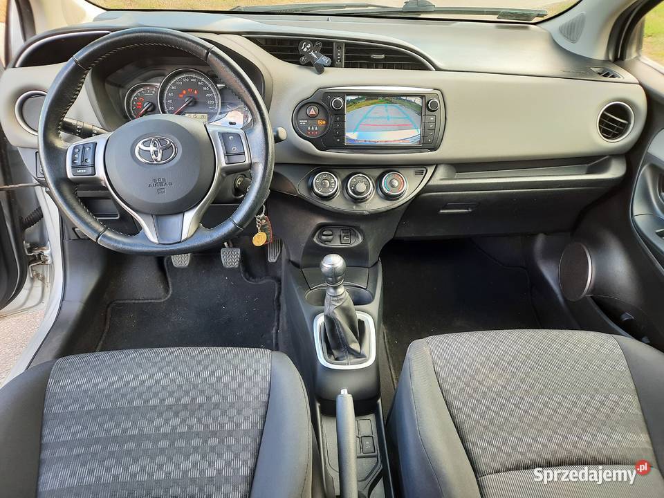Toyota Yaris III 133 VVTi Premium Salon Polska