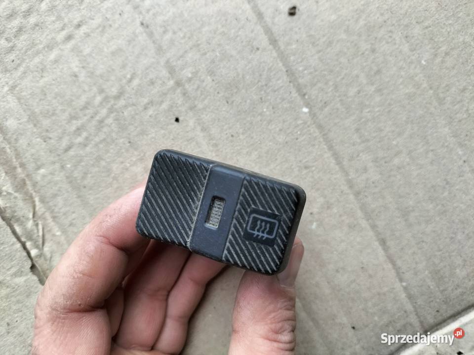 WŁĄCZNIK OGRZEWANIA SZYBY TYŁ PASSAT B3 Wyposażenie wnętrza lubelskie Kamień-Kolonia sprzedam