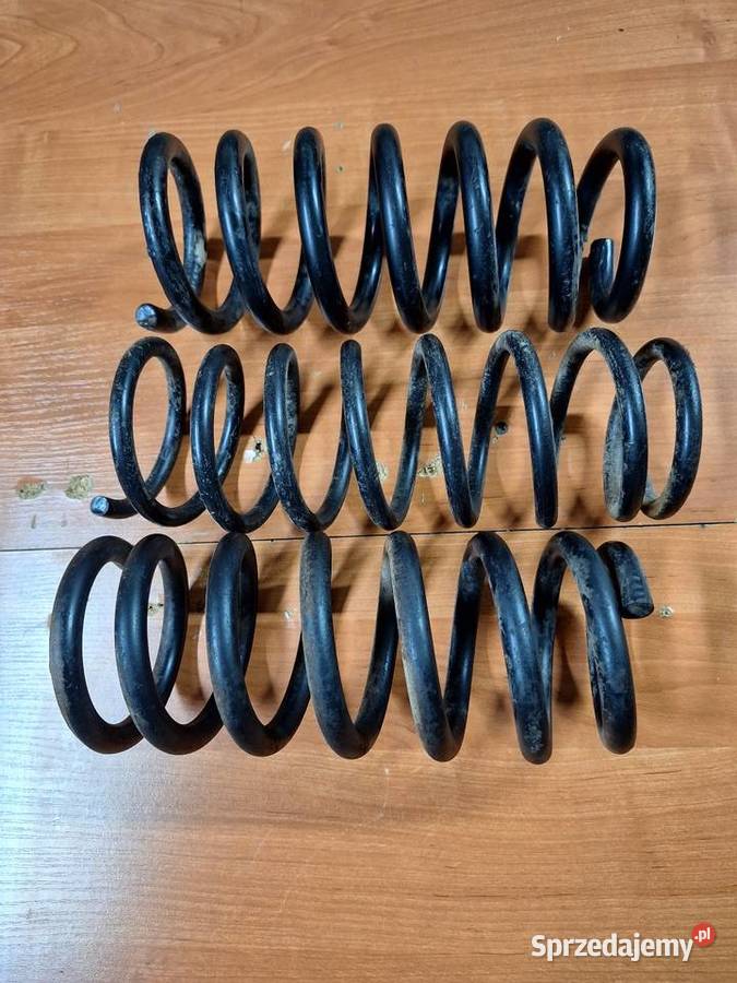 Sprężyny suzuki vitaral Pieniężno Pierwsze
