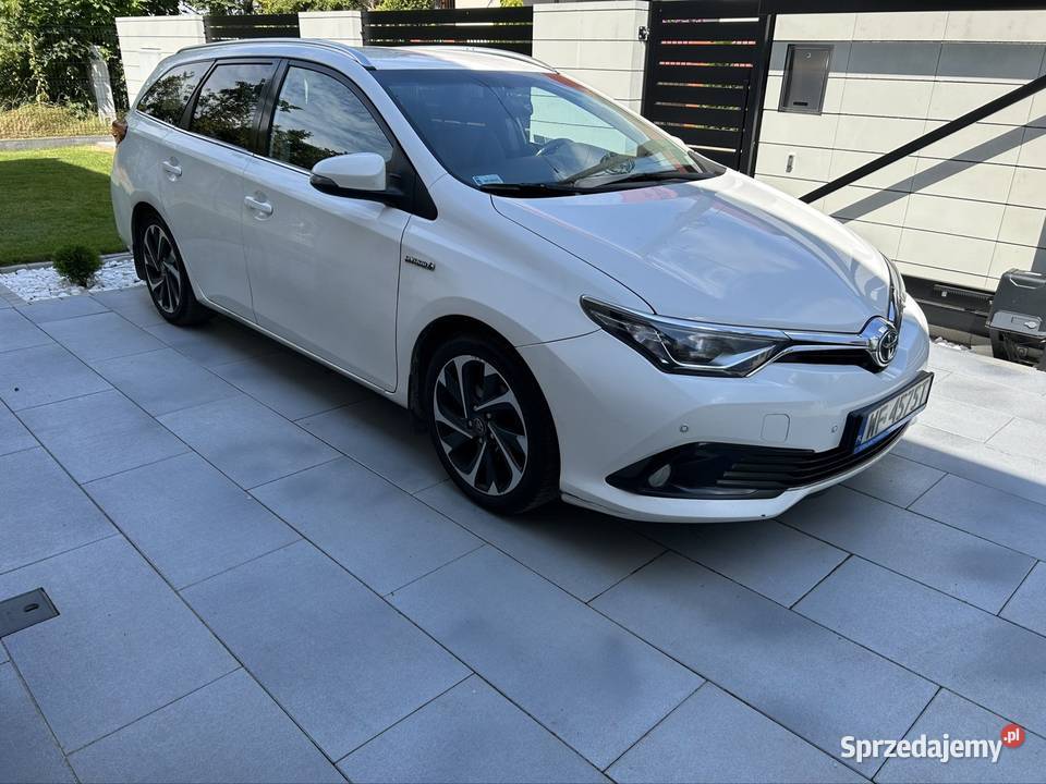 Toyota Auris 18 Hybrid kombi Comfort kamera cofania