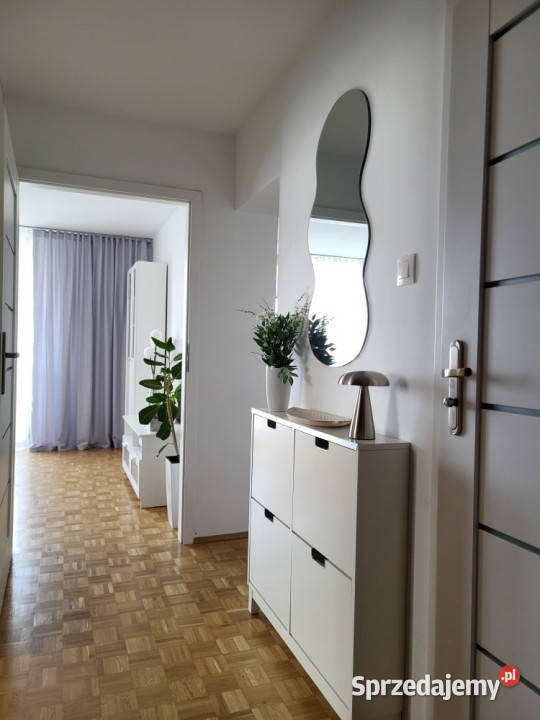 54m2 na Saskiej Kępie remoncie z widokiem Warszawa