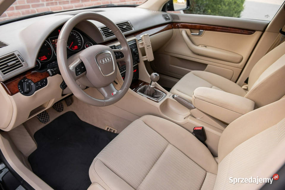 Audi A4 Limousine SLine 20T 200 Quattro Manual podgrzewane fotele Zwoleń