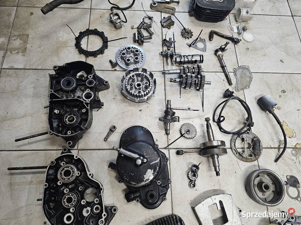 Suzuki DS 80 silnik części ds80 wał kapa karter Pozostałe Jelenia Góra