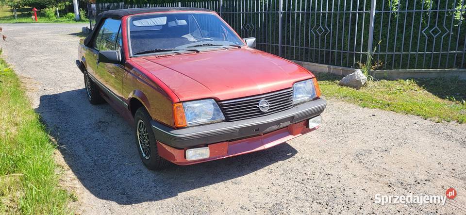 Opel ascona cabrio uszkodzony