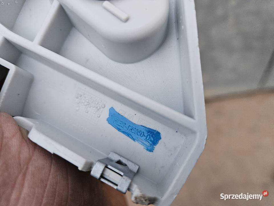 FORD FOCUS MK3 ŚLIZG PRAWY ZDERZAKA TYŁ Wzmocnienia, belki i wsporniki Międzychód
