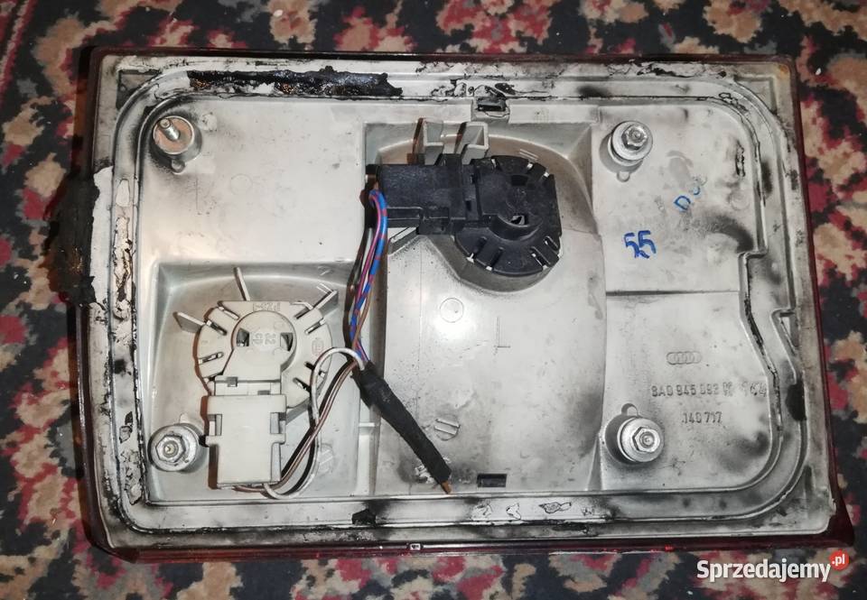 Lampa tył tylna lewa w klapę Audi 80 b4 sedan Oświetlenie Zagórz