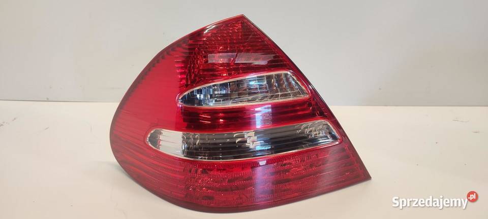 MERCEDES W211 LAMPA PRAWY TYŁ A2118200364