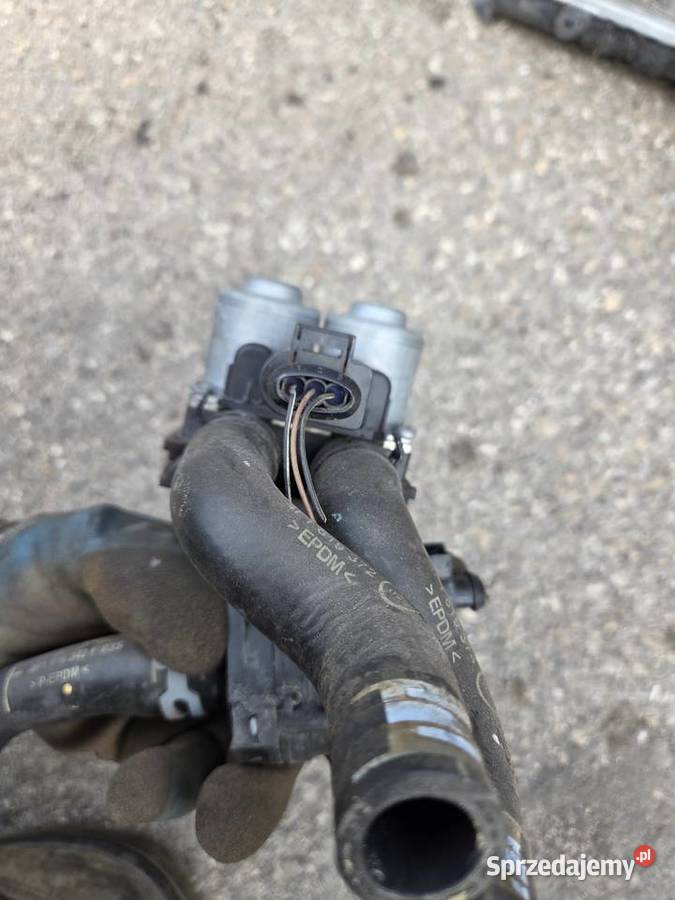 Zawór pompa obiegu wody Audi A6 C6 Łagów