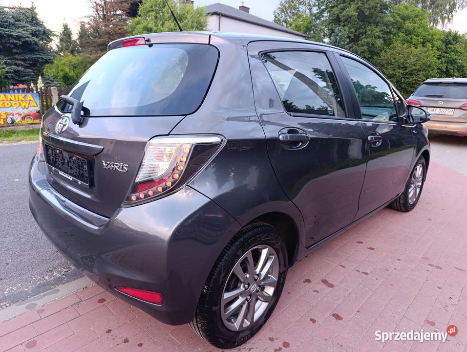 Toyota Yaris 13 benzyna 2014r 5 drzwi udok 99KM Lgota-Mokrzesz sprzedam