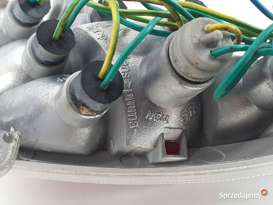 LAMPA TYL PRAWA KIERUNKOWSKAZ PEUGEOT EVIVACITY Janowice