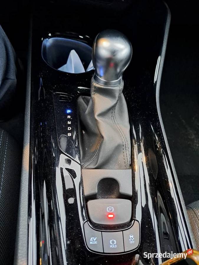 Toyota CHR 18 Hybrid 2021 Salon kamera cofania