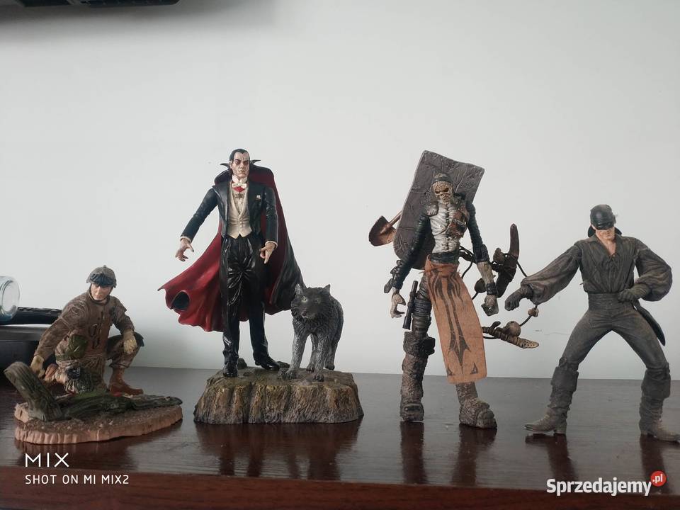 Figurki komiksowe filmowe inny kolor Poznań