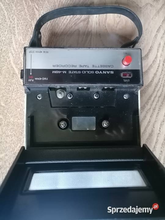 Stary magnetofon kasetowy Kraków
