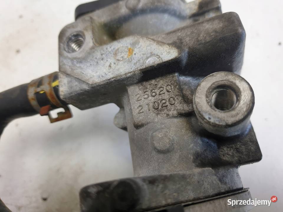 Toyota Yaris III 15 HYBRID CHŁODNICA SPALIN egr